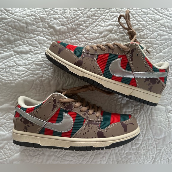 Nike SB Dunks red/khaki/green Freddy Krueger Women’s 8 - Picture 4 of 7